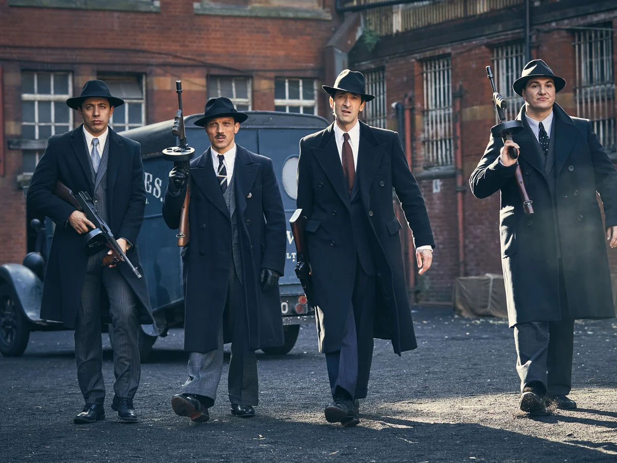 Des ennemis des Peaky Blinders.
